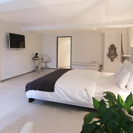Hotel Elements